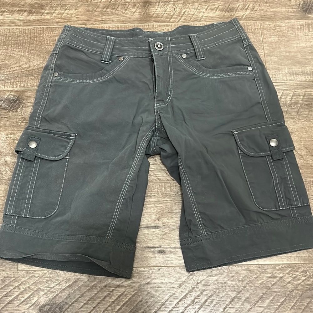 Kuhl short pants size 2, fits like 0